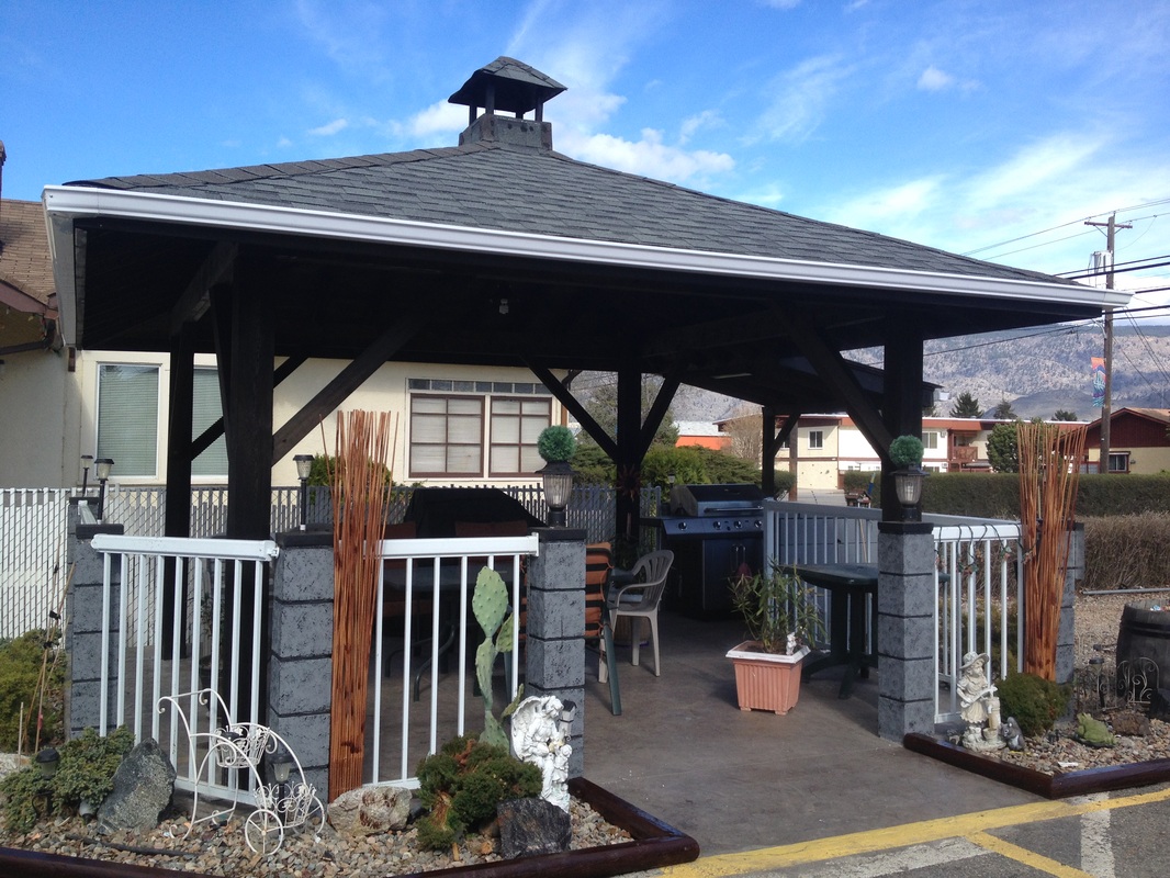 gazebo at Mount View Motel